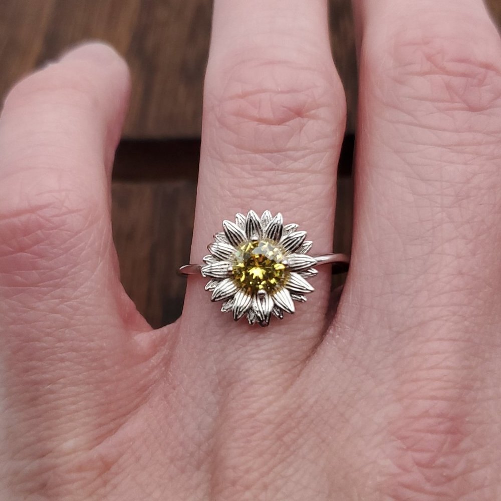 Size 7 925 Sterling Silver Brilliant Yellow Cubic Zirconia Flower Open Ring